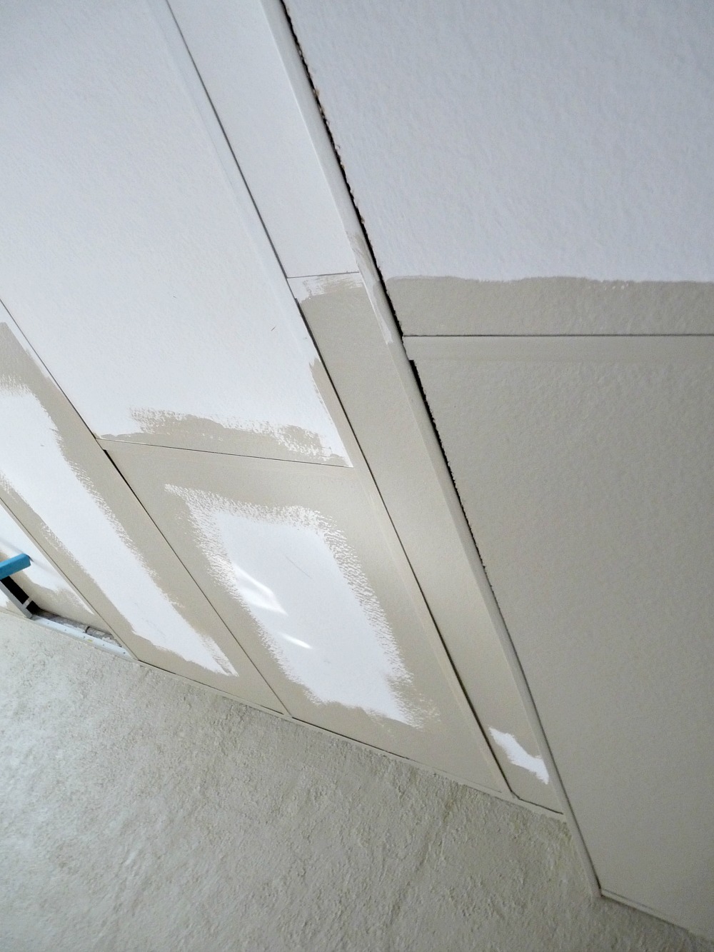 Elevate Your Décor: Tips and Tricks for Painting Drop Ceiling Tiles缩略图