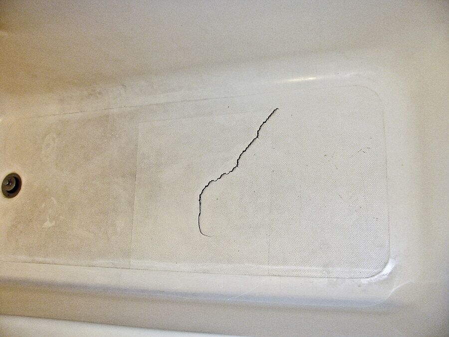 how to fix a cracked bathtub