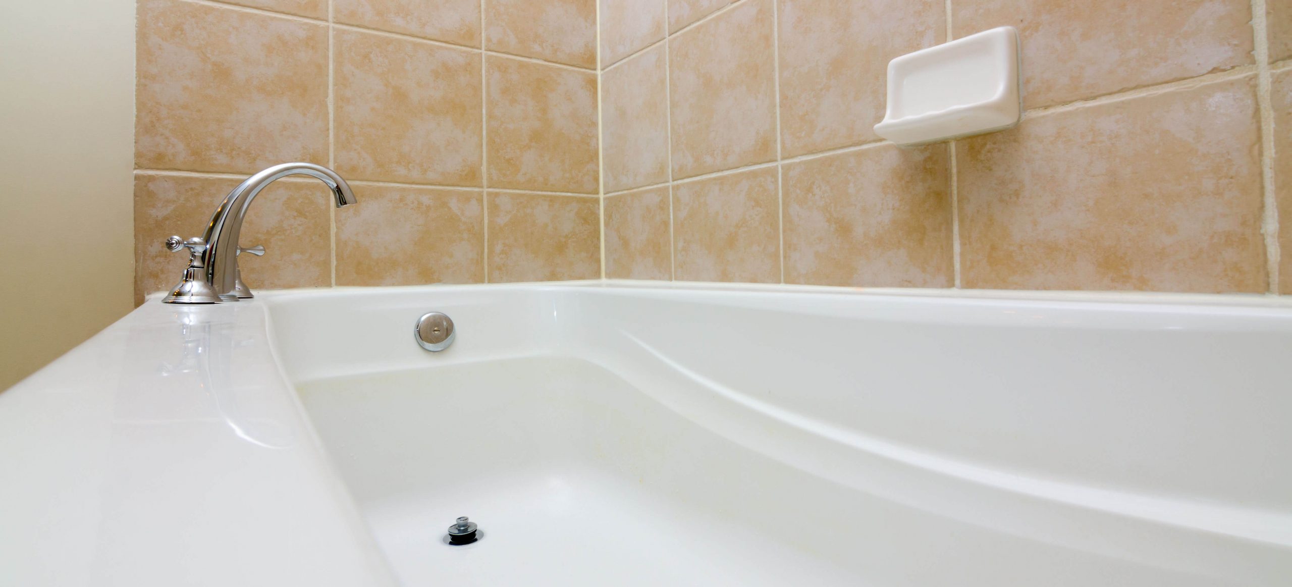 how to clean bathtub with baking soda