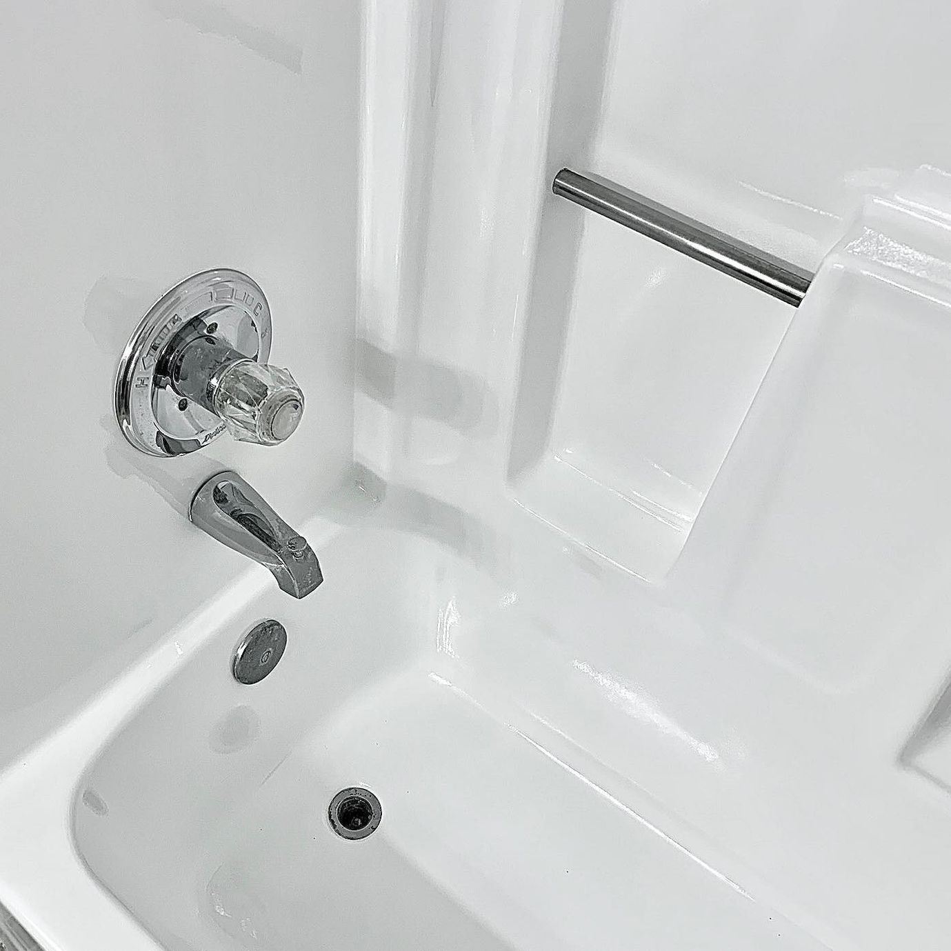 bathtub resurfacing cost