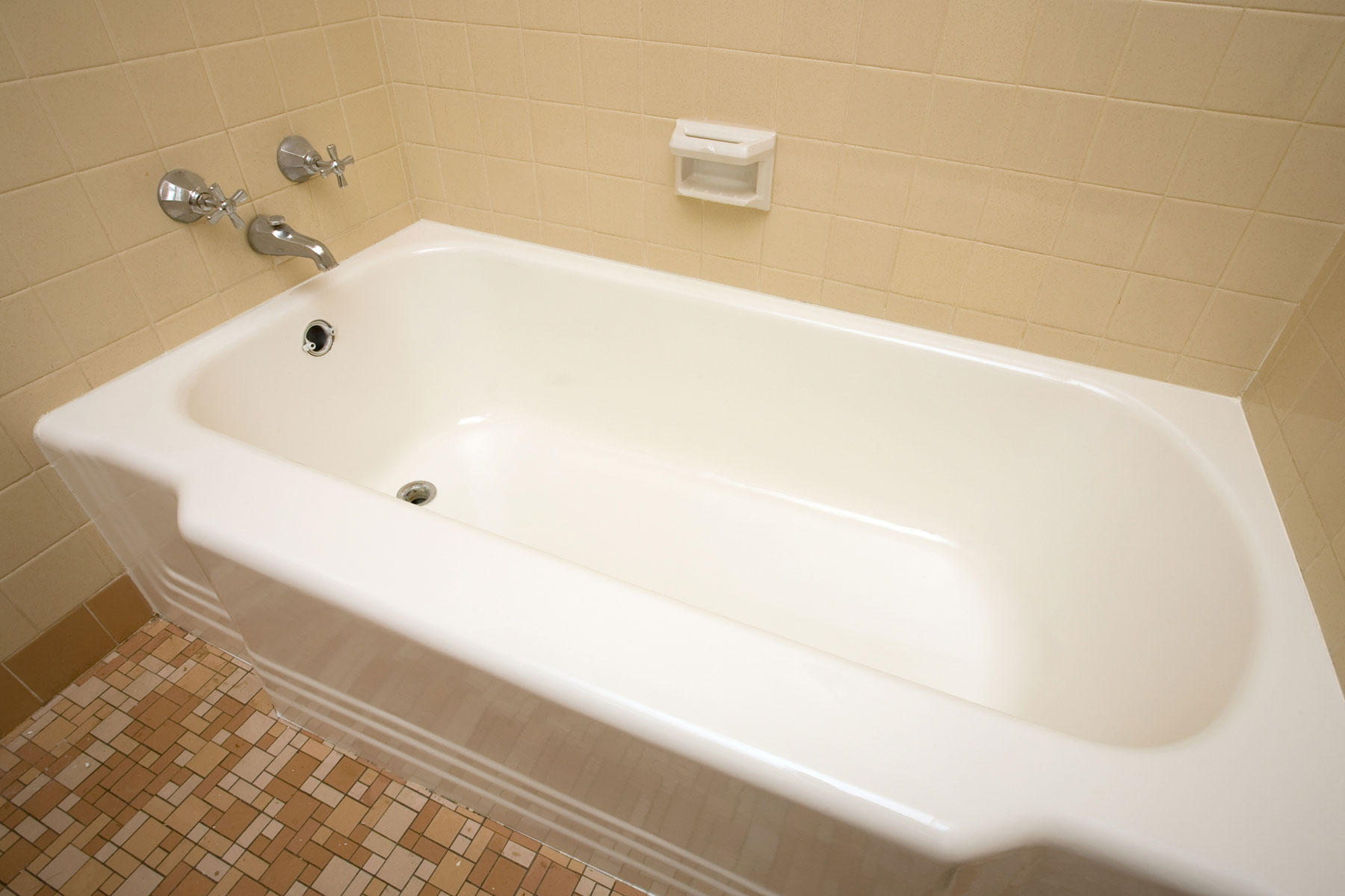 bathtub resurfacing cost