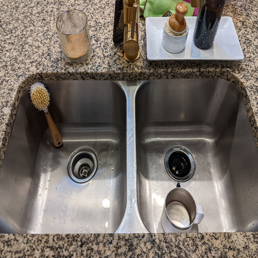 who installs kitchen sinks