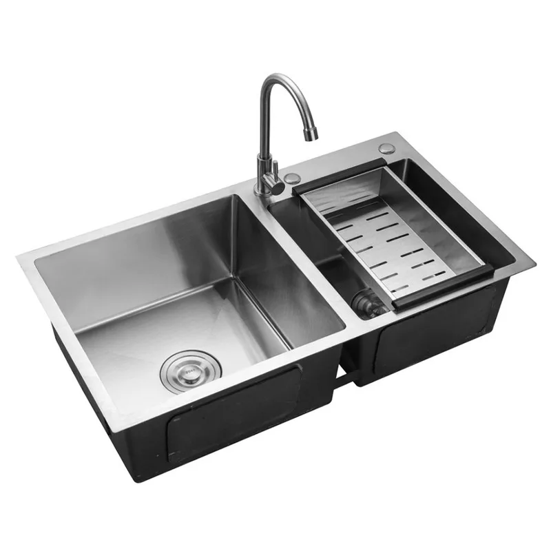 clean stainless steel kitchen sinks