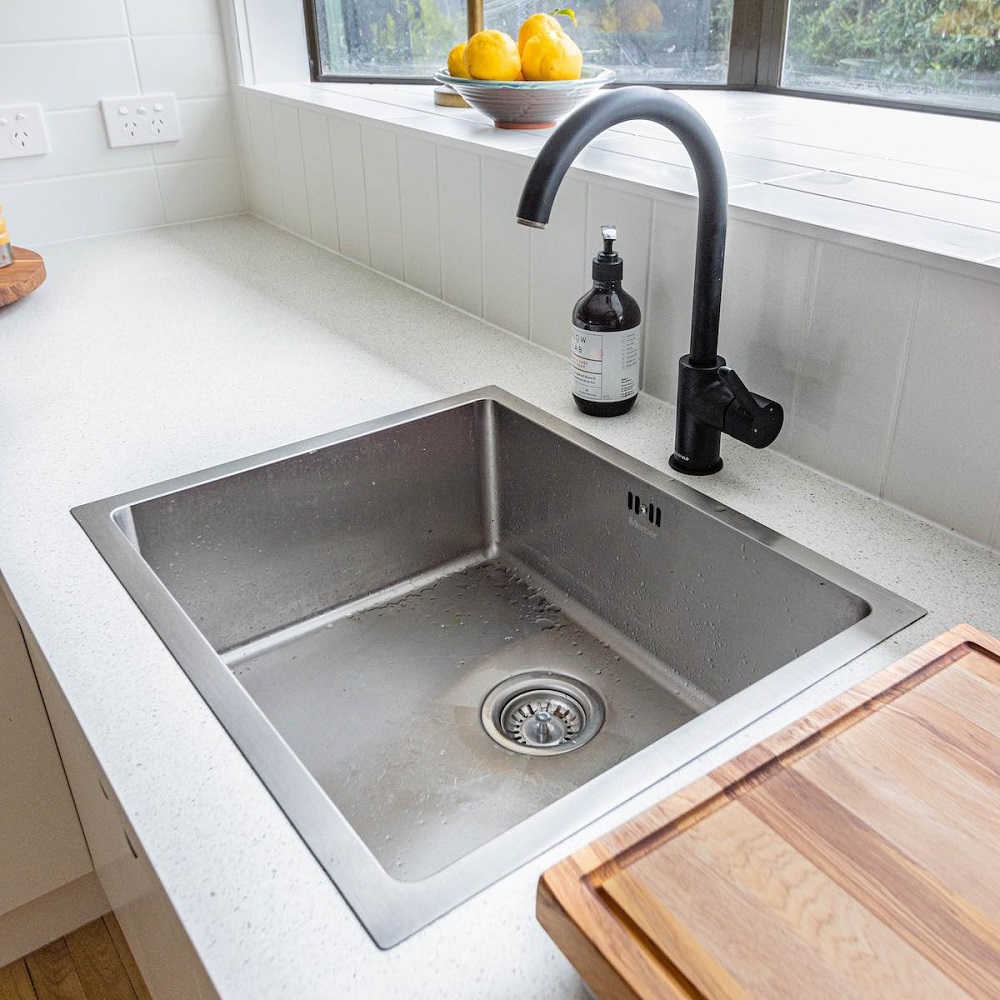 kitchen sinks materials