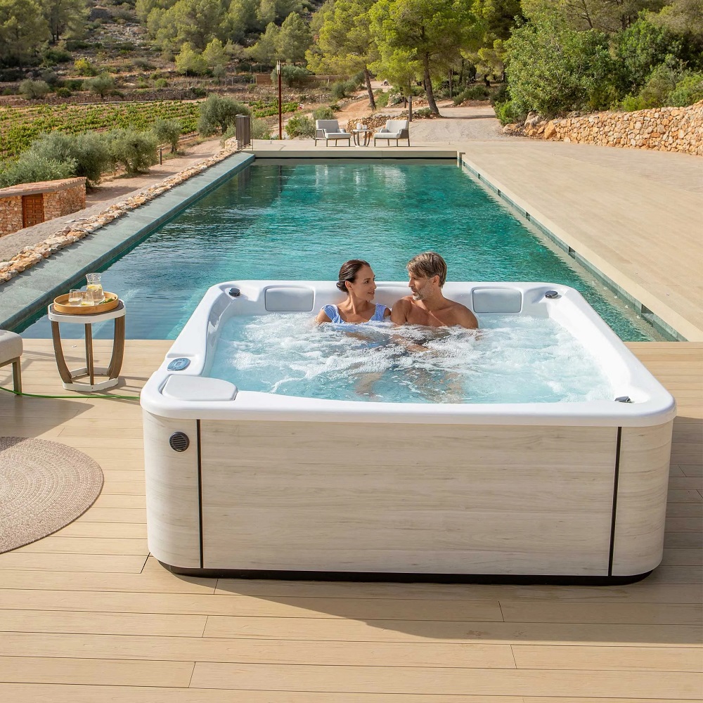 outdoor bathtubs
