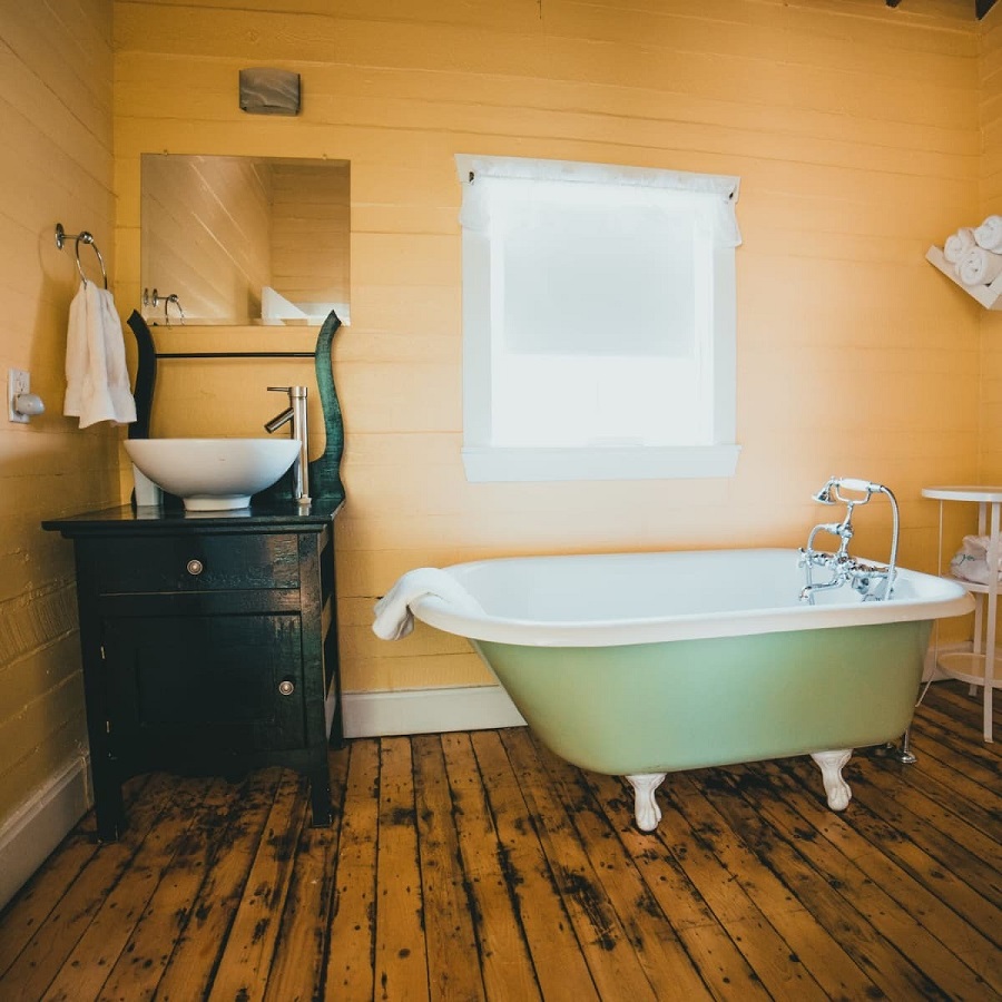 vintage bathtubs
